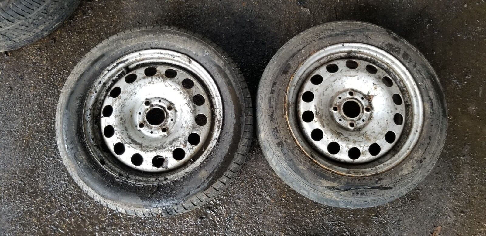 2x 6768497 MINI 5.5Jx15H2 WHEELS & TYRES 175/65R15