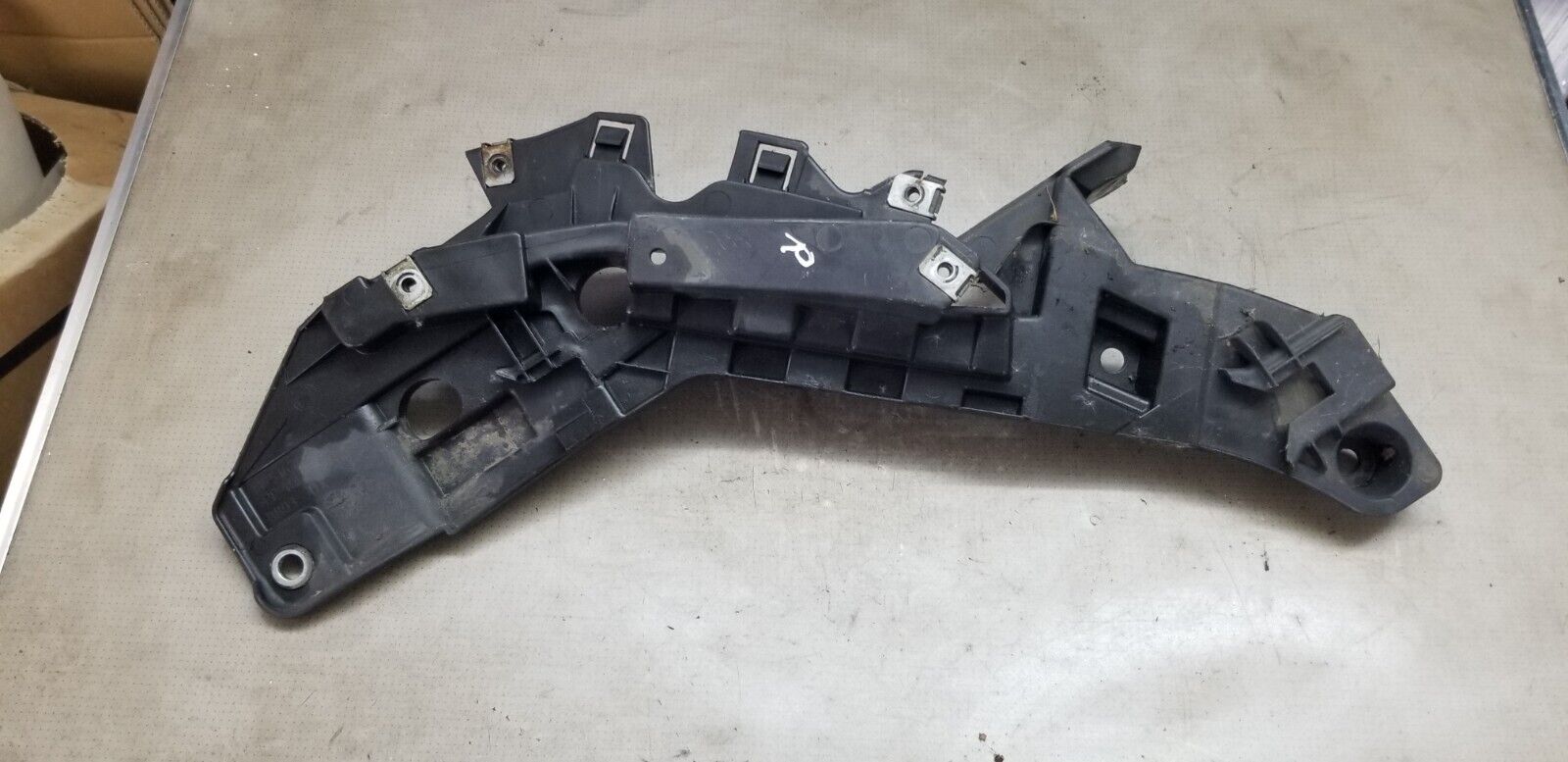 CITROEN RELAY 2017 O/S/F HEADLIGHT SUPPORT BRACKET 1375162080