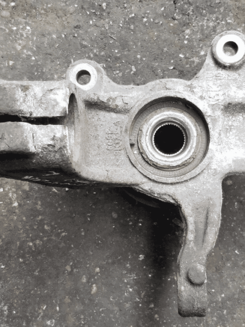 Ford Galaxy Mk3 2.0 2010 Front Left Passanger Side Wheel Hub |O