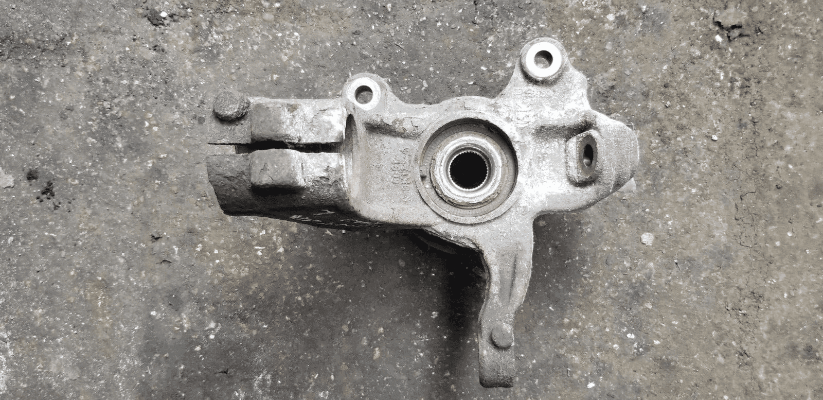 Ford Galaxy Mk3 2.0 2010 Front Left Passanger Side Wheel Hub |O