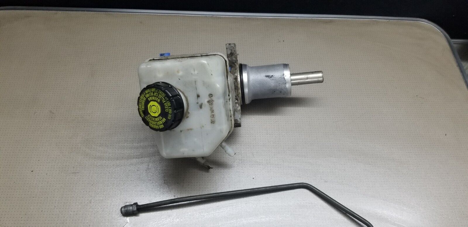 Genuine Mercedes Sprinter Brake Master Cylinder 2006-2018 W906 A0024315202 - Image 3