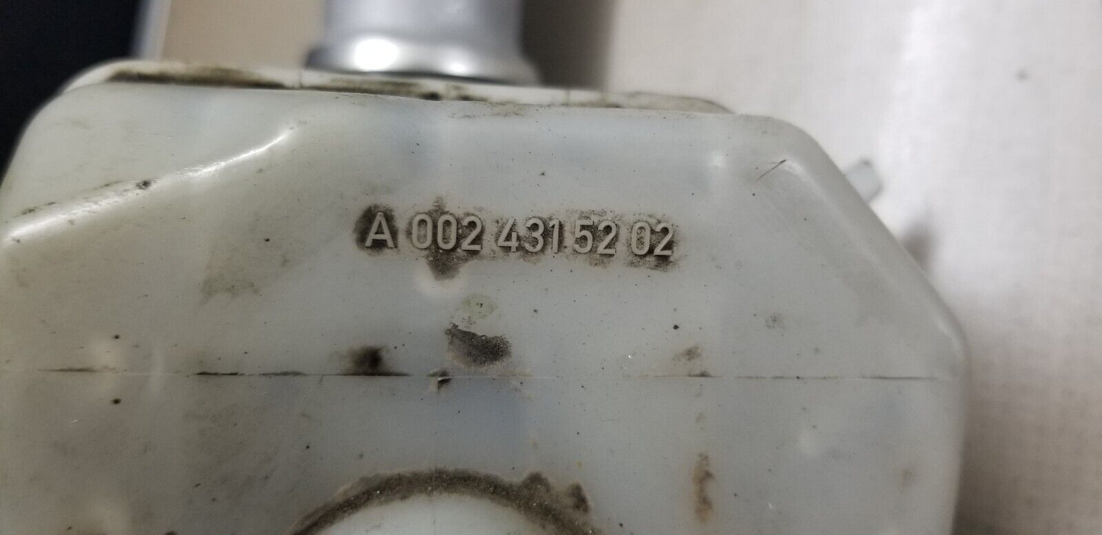 Genuine Mercedes Sprinter Brake Master Cylinder 2006-2018 W906 A0024315202 - Image 4