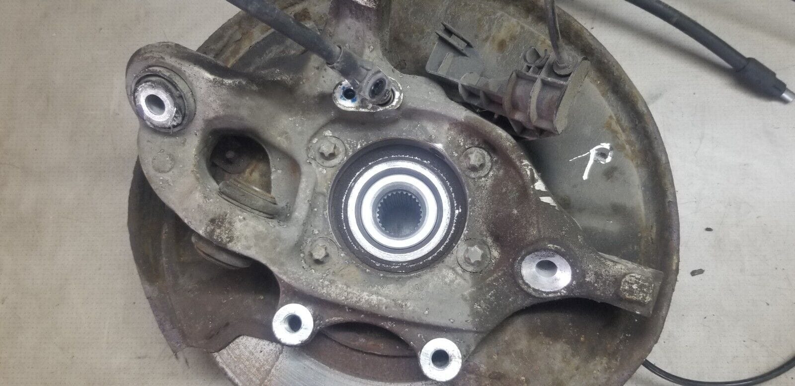 MERCEDES BENZ C CLASS W204 REAR RIGHT DRIVER SIDE WHEEL HUB BEARING 2011 - Image 3