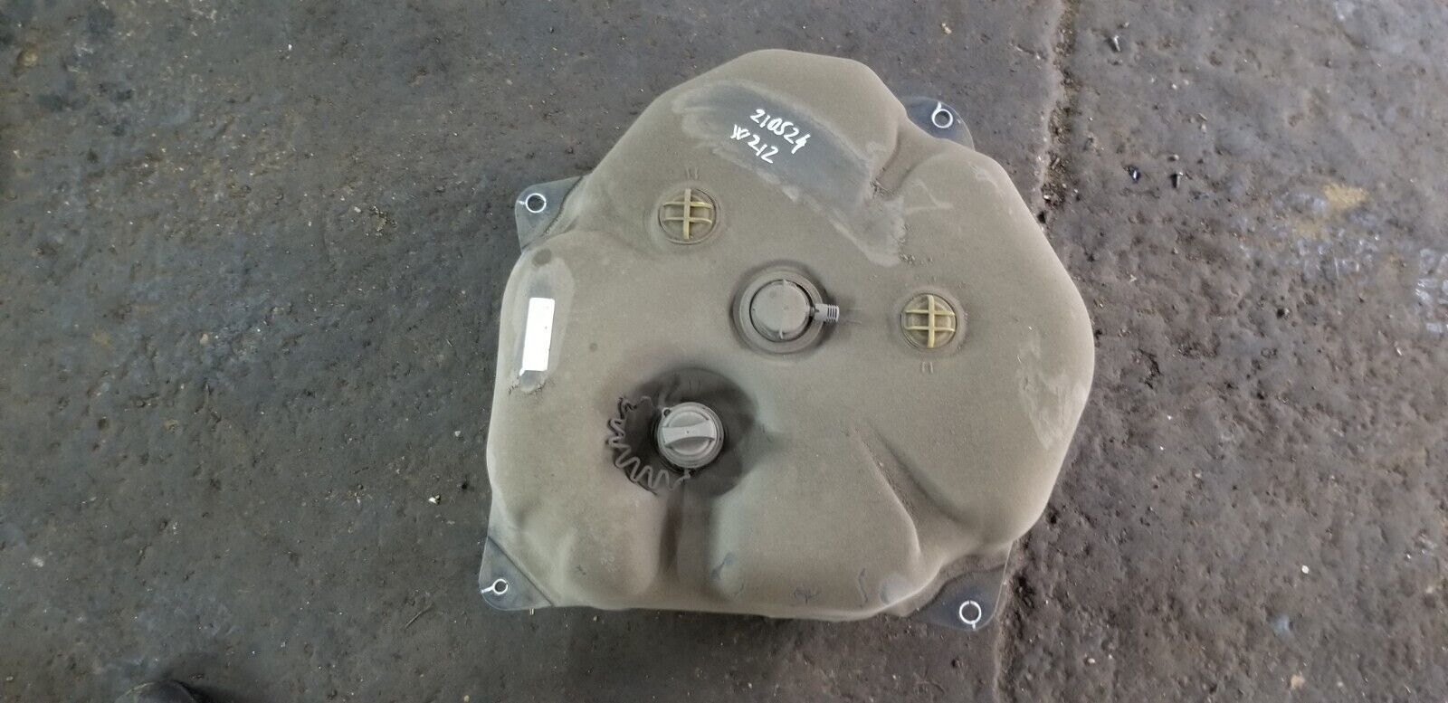 Mercedes Benz E-Class W212 AdBlue Tank With Pump A2124700200 |O