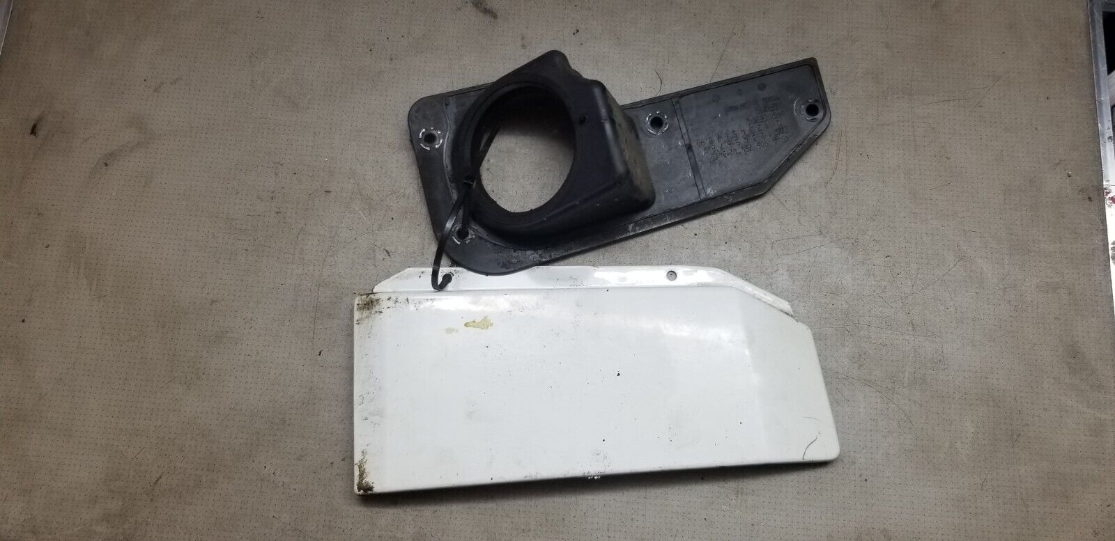 Mercedes Benz Sprinter Fuel Door A9067540234 Fuel Flap W906 2.1L 2015 |O - Image 4