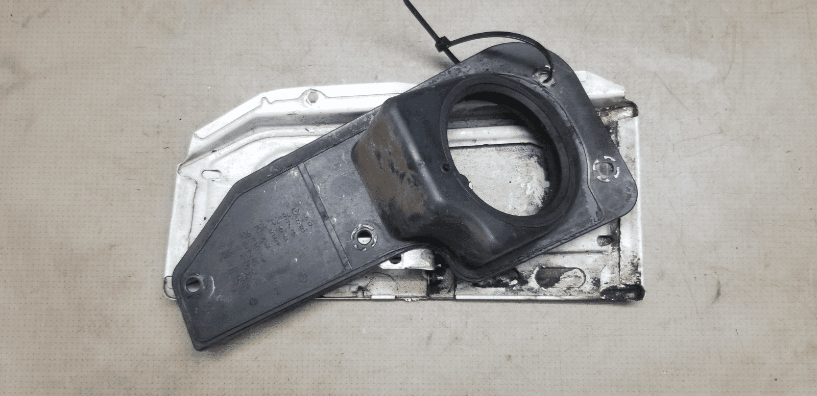 Mercedes Benz Sprinter Fuel Door A9067540234 Fuel Flap W906 2.1L 2015 |O