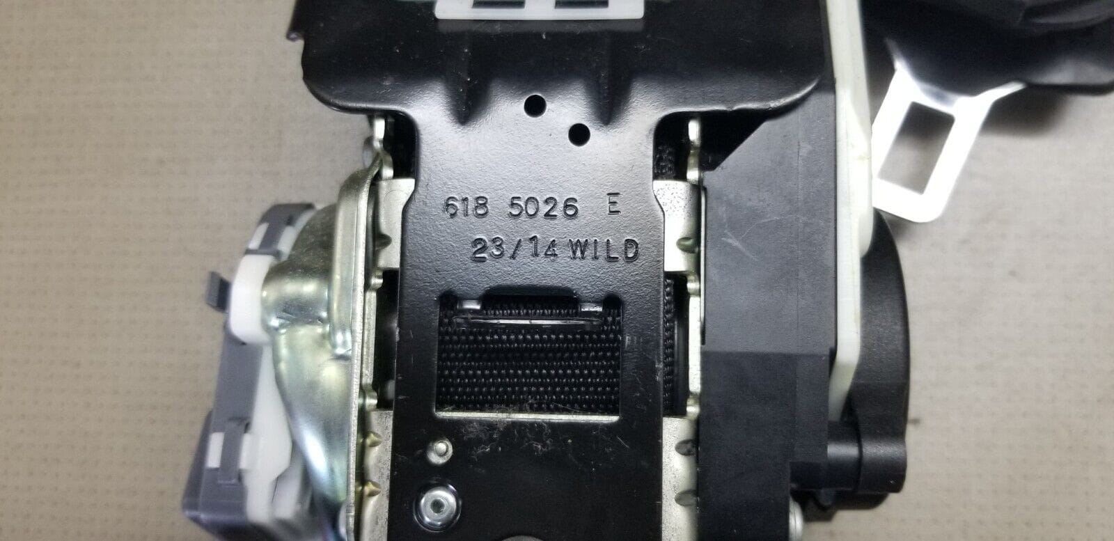 Mercedes Benz W212 E Class Facelift Front Seat Belt Left Side A2128600786 - Image 7