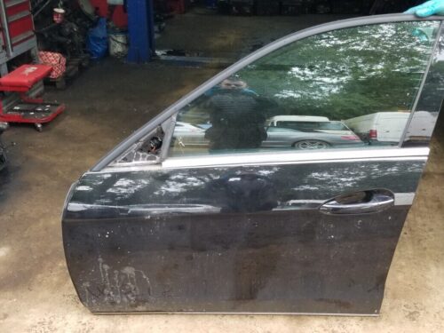 MERCEDES E CLASS FRONT DOOR LEFT PASSENGER SIDE IN BLACK SALOON W212 2015