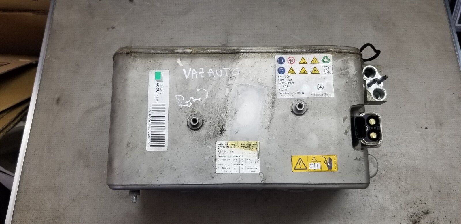 Mercedes E300 E-Class S212 2014 Hybrid Lithium Battery A7893409801 – Front View