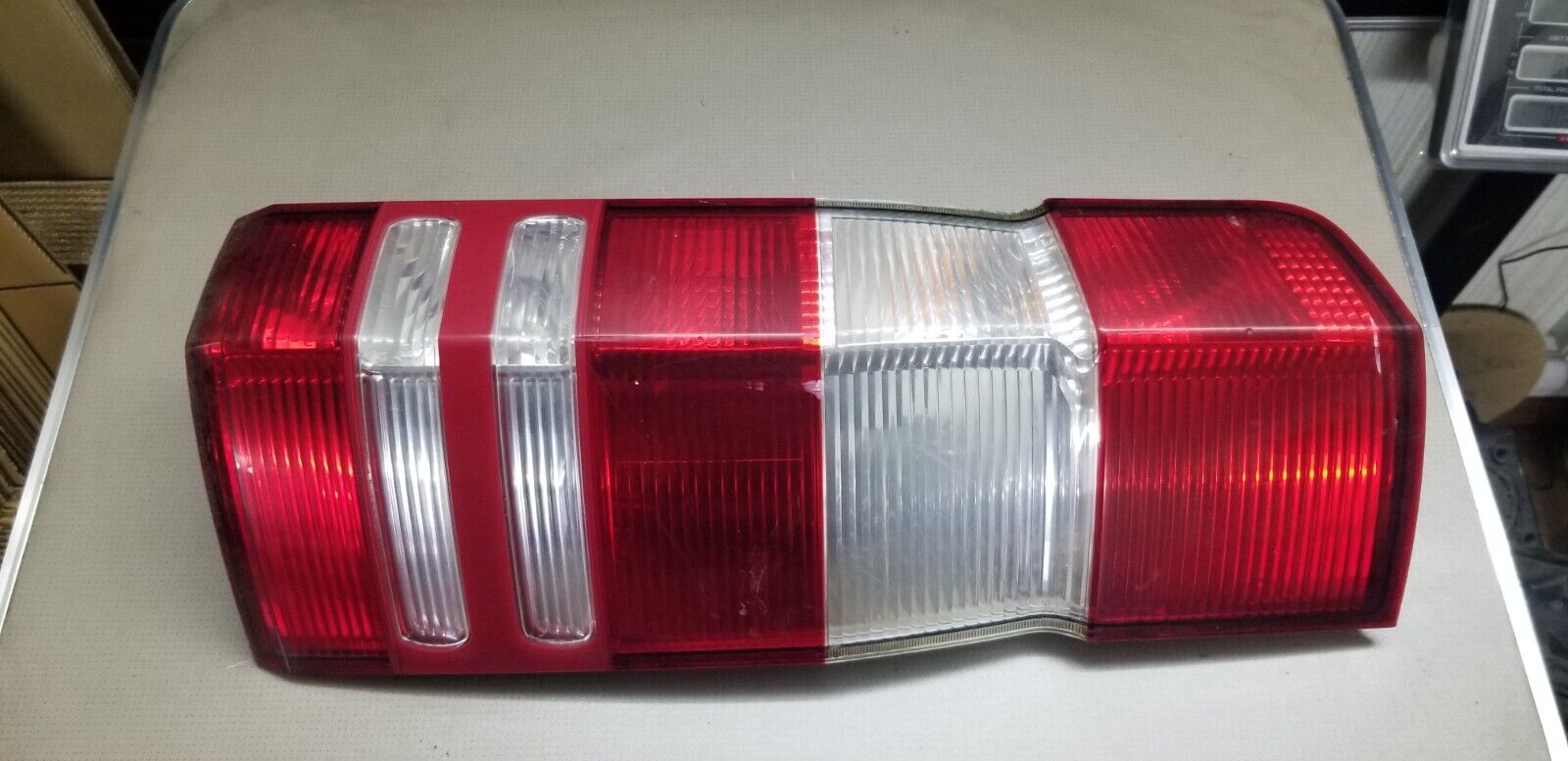 MERCEDES SPRINTER 2006-2018 REAR DRIVER SIDE TAIL LIGHT A9068200264 - Image 3