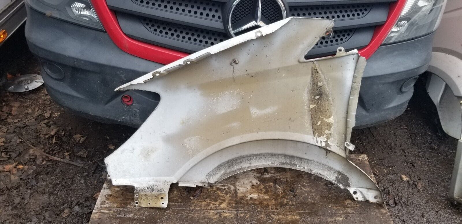 MERCEDES SPRINTER W906 FRONT DRIVER SIDE WHITE WING/FENDER 2007-2013 - Image 3