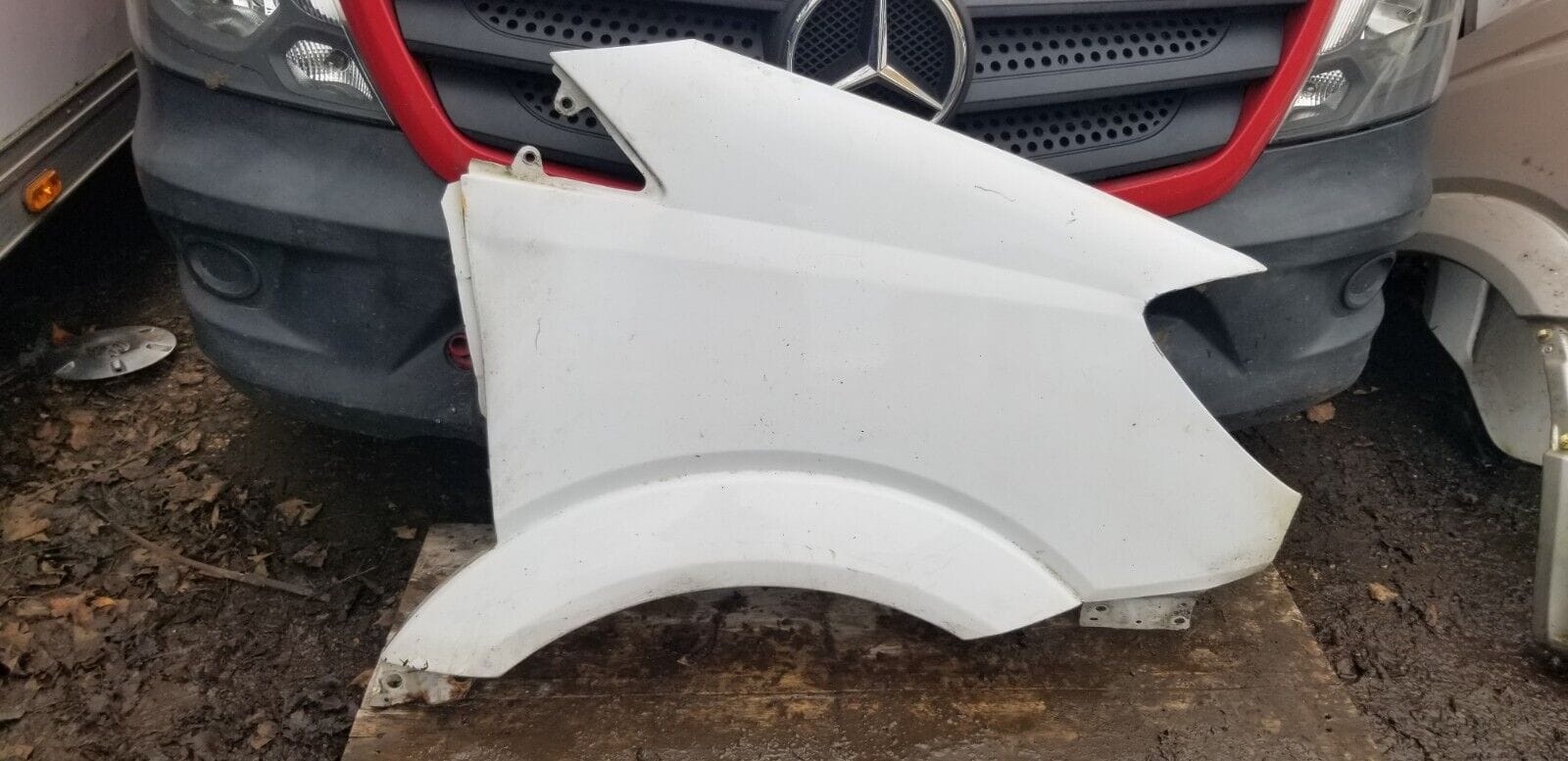 MERCEDES SPRINTER W906 FRONT DRIVER SIDE WHITE WING/FENDER 2007-2013