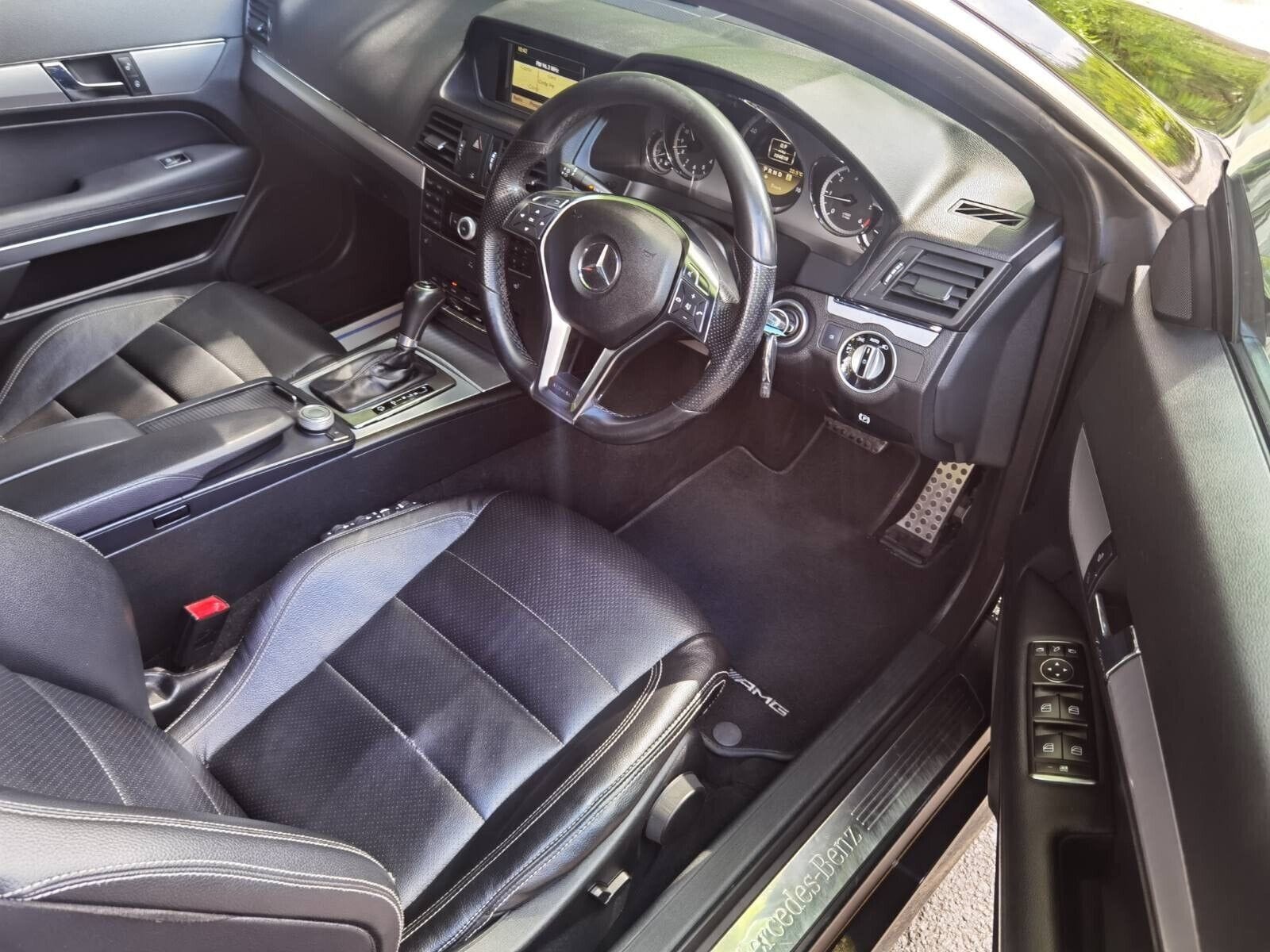 Mercedes Benz E220 SPORT ED125 CDI BLUE-CY A - Image 3