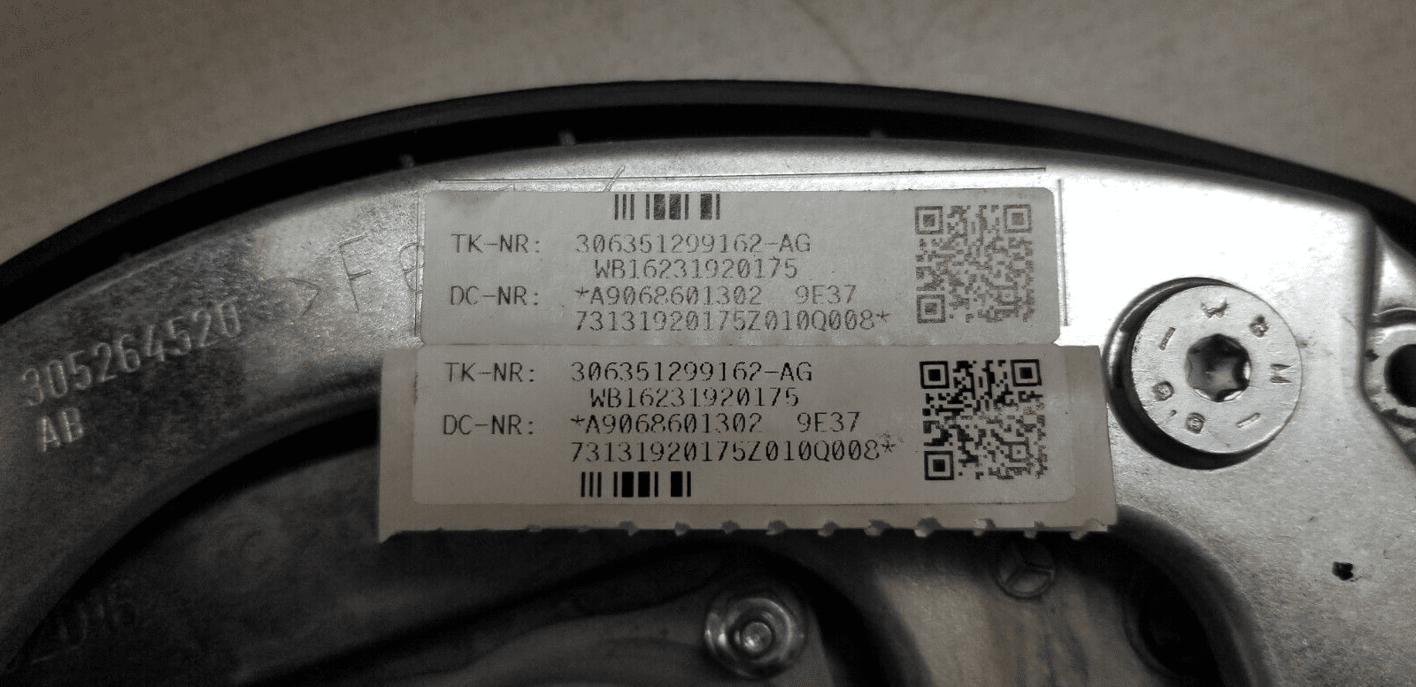 Mercedes-Benz Sprinter W906 Multifunctional Steering Wheel Airbag A9068601302 - Image 4