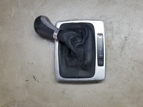 Mercedes C220 W204 2012 AUTOMATIC Gear Stick & Trim A2042674988