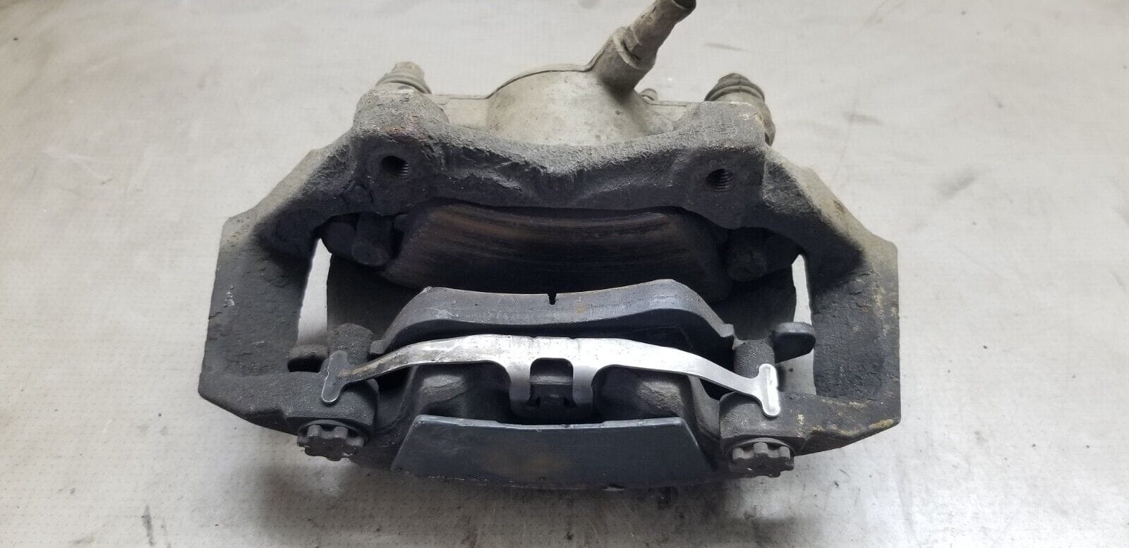 Mercedes E Class C207 E250 2.1 CDI Front Brake Caliper Passenger Side - Image 5