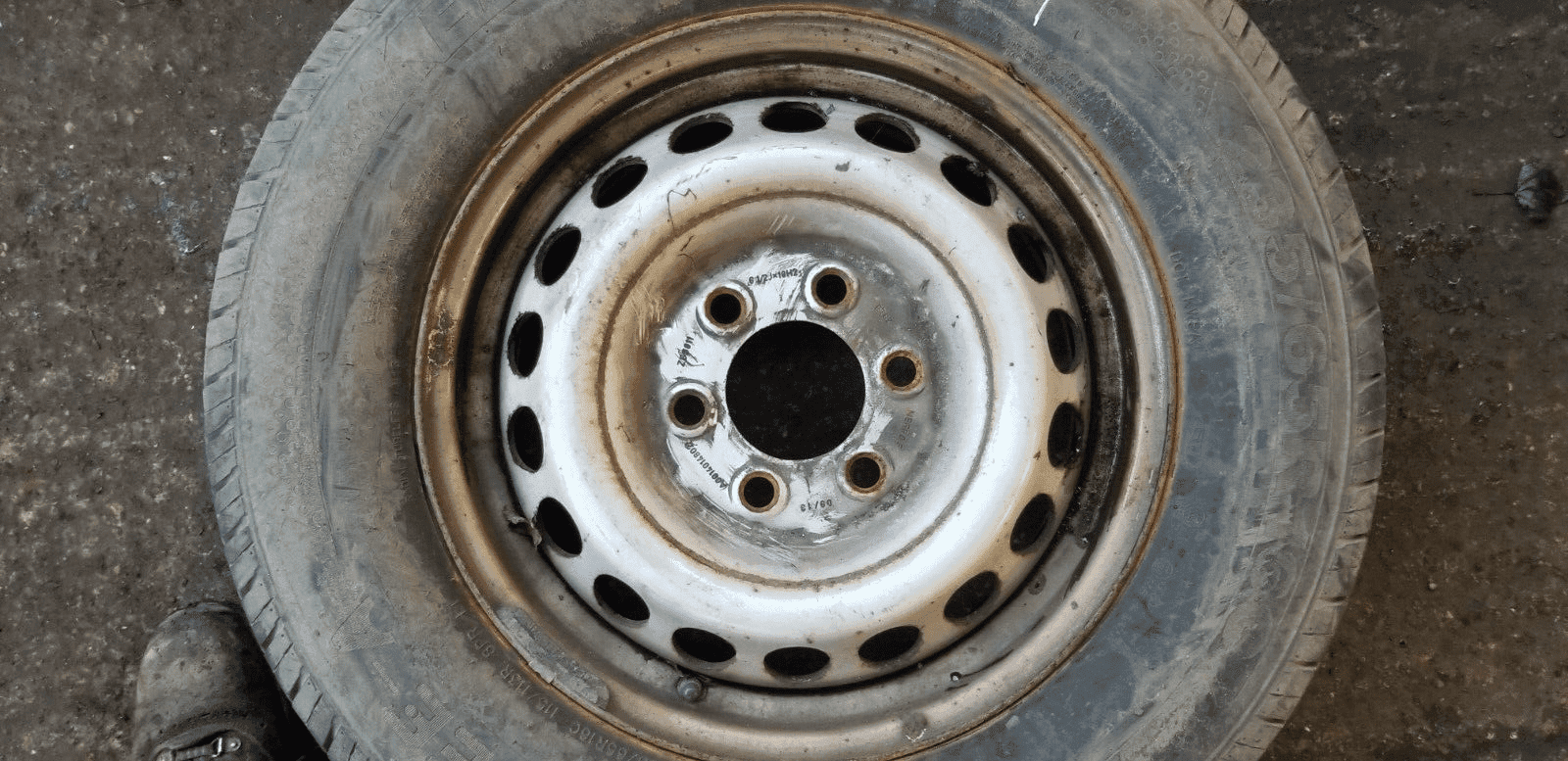 Mercedes Sprinter Steel Wheel with Tyre 235/65R/16C |O - Image 3