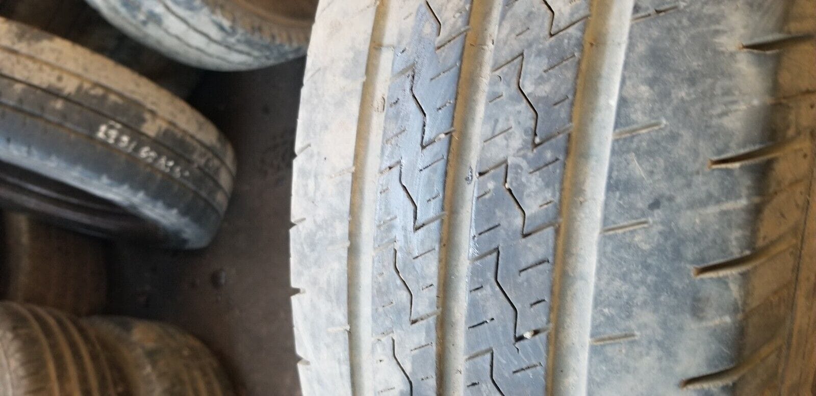 Mercedes Sprinter Steel Wheel with Tyre 235/65R/16C |O - Image 10