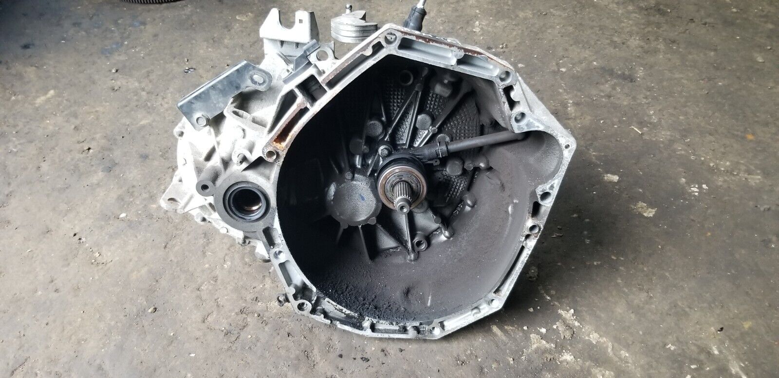 Nissan Qashqai J10 1.5 Diesel 6 Speed Manual Gearbox Transmission 2011 - Image 5