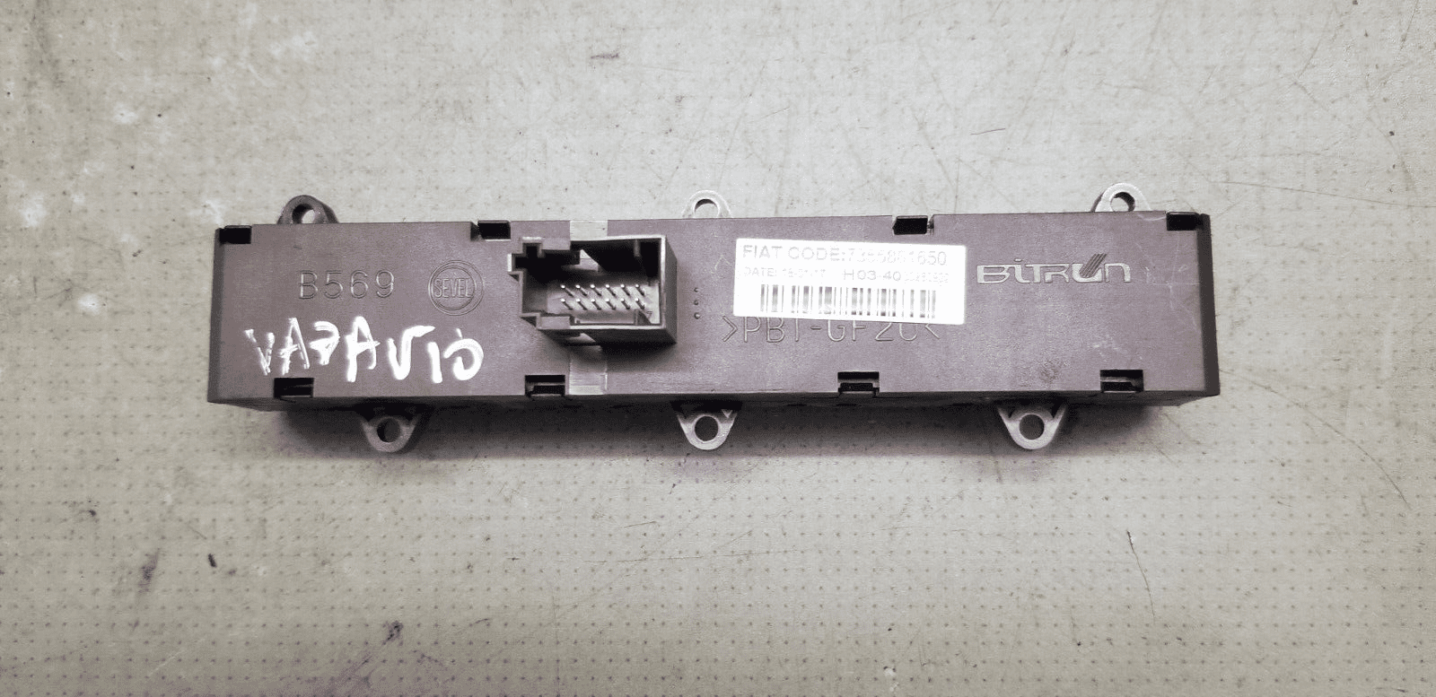 Hazard Light Switch Peugeot Boxer 2.0 2018 7355861650 - Image 3