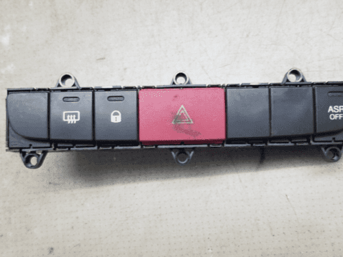 Hazard Light Switch Peugeot Boxer 2.0 2018 7355861650