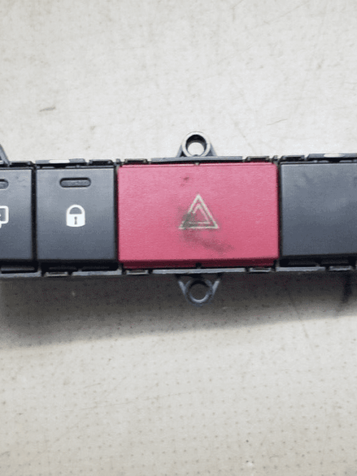 Hazard Light Switch Peugeot Boxer 2.0 2018 7355861650