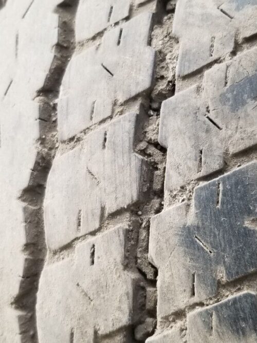 Tread pattern of Bridgestone 215/70R15C tyre