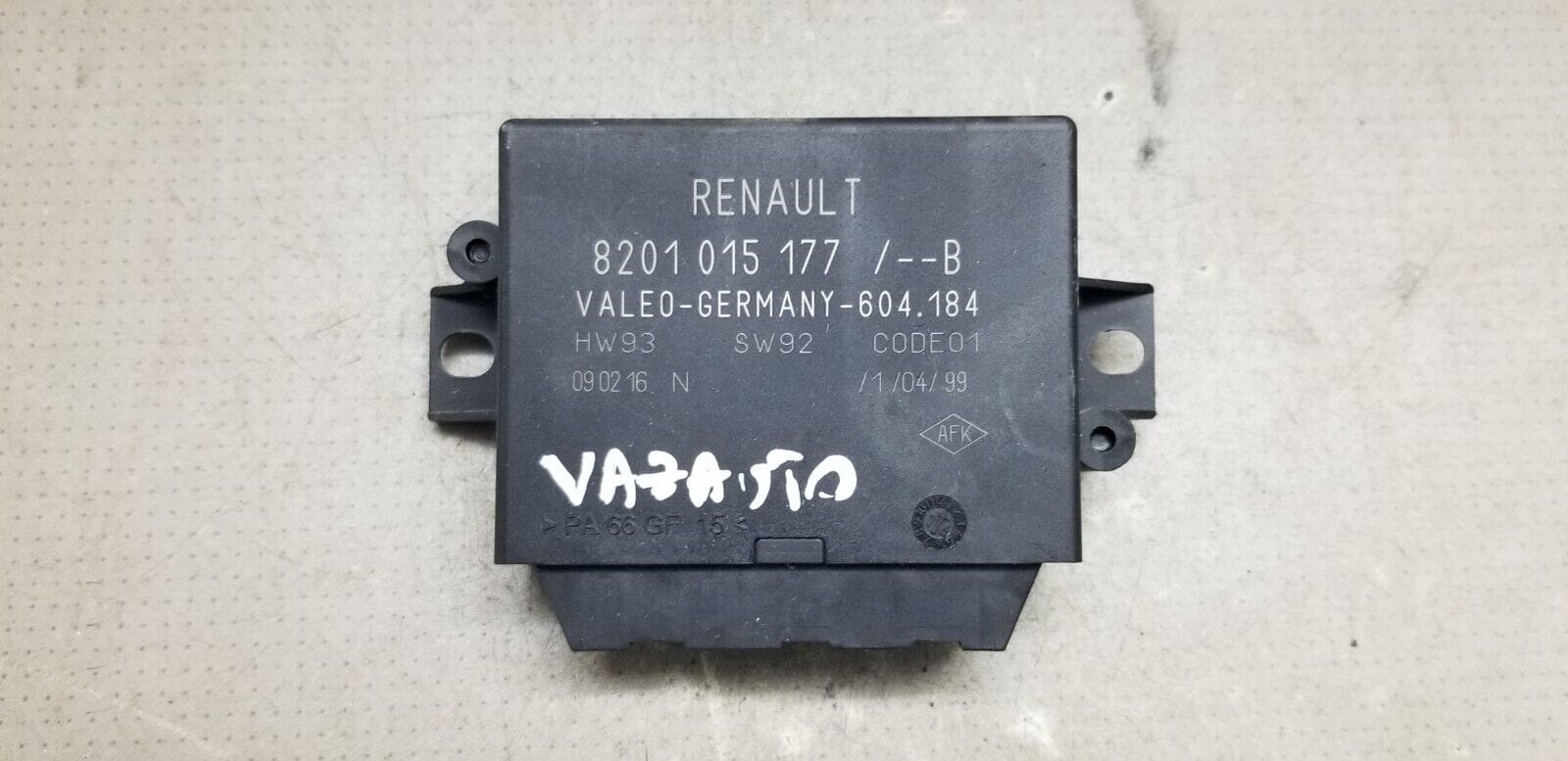 Renault Master Movano 10-On Parking Aid ECU Control Unit 8201015177 - Front View