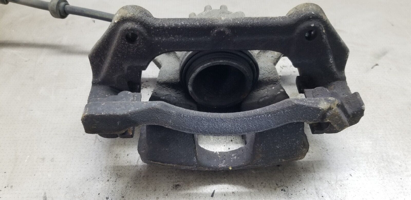 RENAULT TRAFIC 1.6 DIESEL PASSENGERS SIDE FRONT BRAKE CALIPER NSF 2015 - 2019 - Image 5