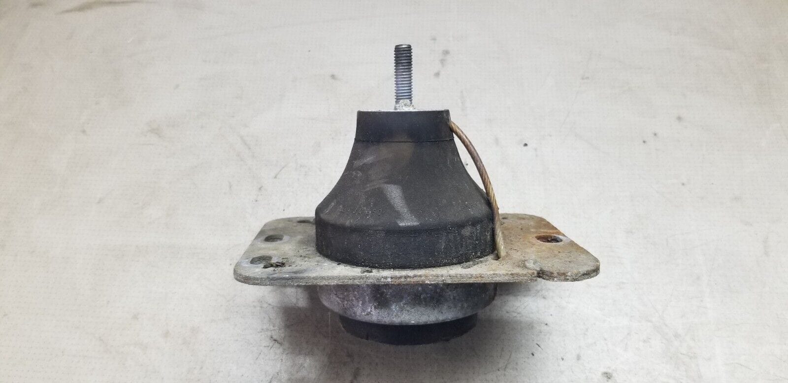 Renault Trafic 2013 Engine Mount 8200411257 - Image 4