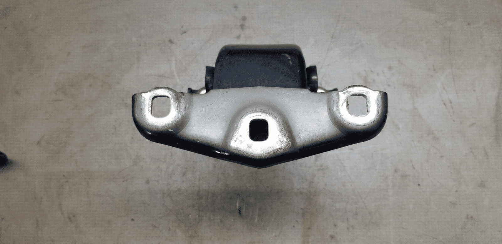 RENAULT TRAFIC 2013 REAR DOOR HINGES RIGHT SIDE 527428C 57854C PAIR - Image 5