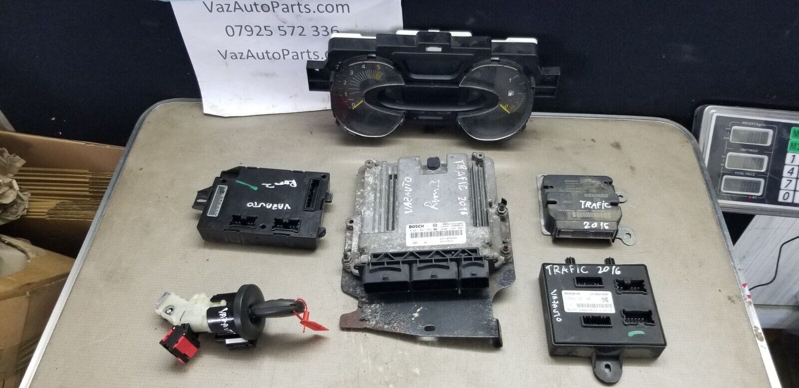 Renault Trafic MK3 2014-2019 1.6 DTI R9M408 ECU Kit 237103888R - Front View