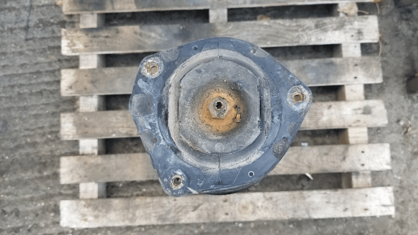 Renault Kangoo Shock Absorber Left Near Side Front 1.5 Diesel 2011 - Image 3