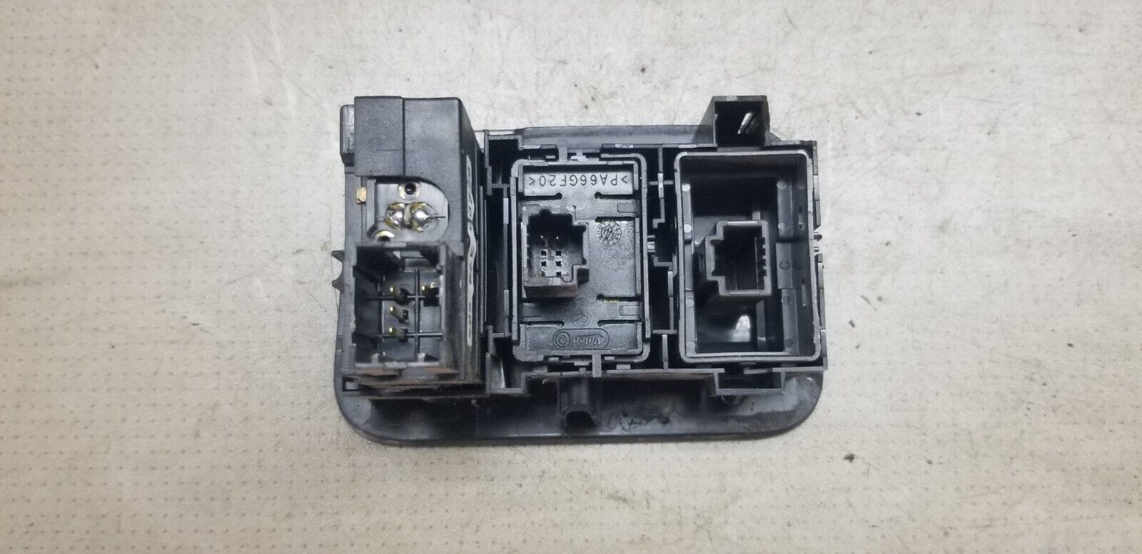 Renault Master MK3 2015 Headlight Adjustment Switch Panel - Image 3