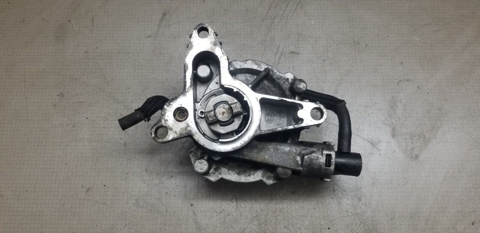 Renault Trafic II Vauxhall Vivaro 2.0 DCI Diesel Vacuum Pump 146502570R