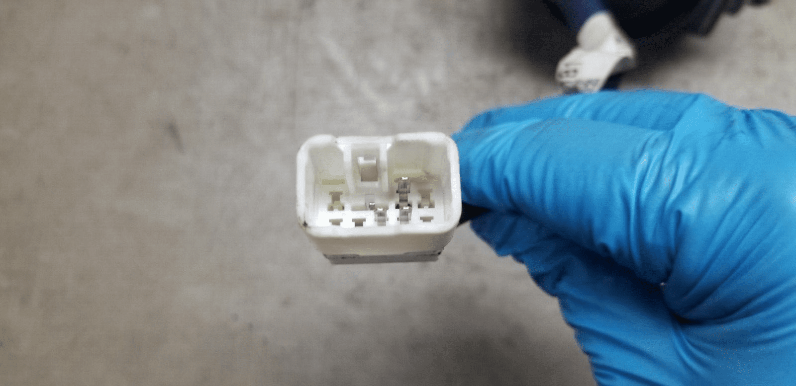 TOYOTA LAND CRUISER 120 J12 Alarm Siren 89040-60020 237000-2840 3.00 Diesel - Image 3