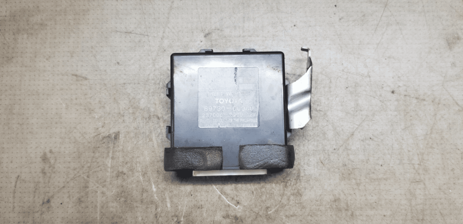 TOYOTA LAND CRUISER 3.0 D-4D 2005 RHD THEFT WARNING CONTROL ECU 89730-60080 - Image 3