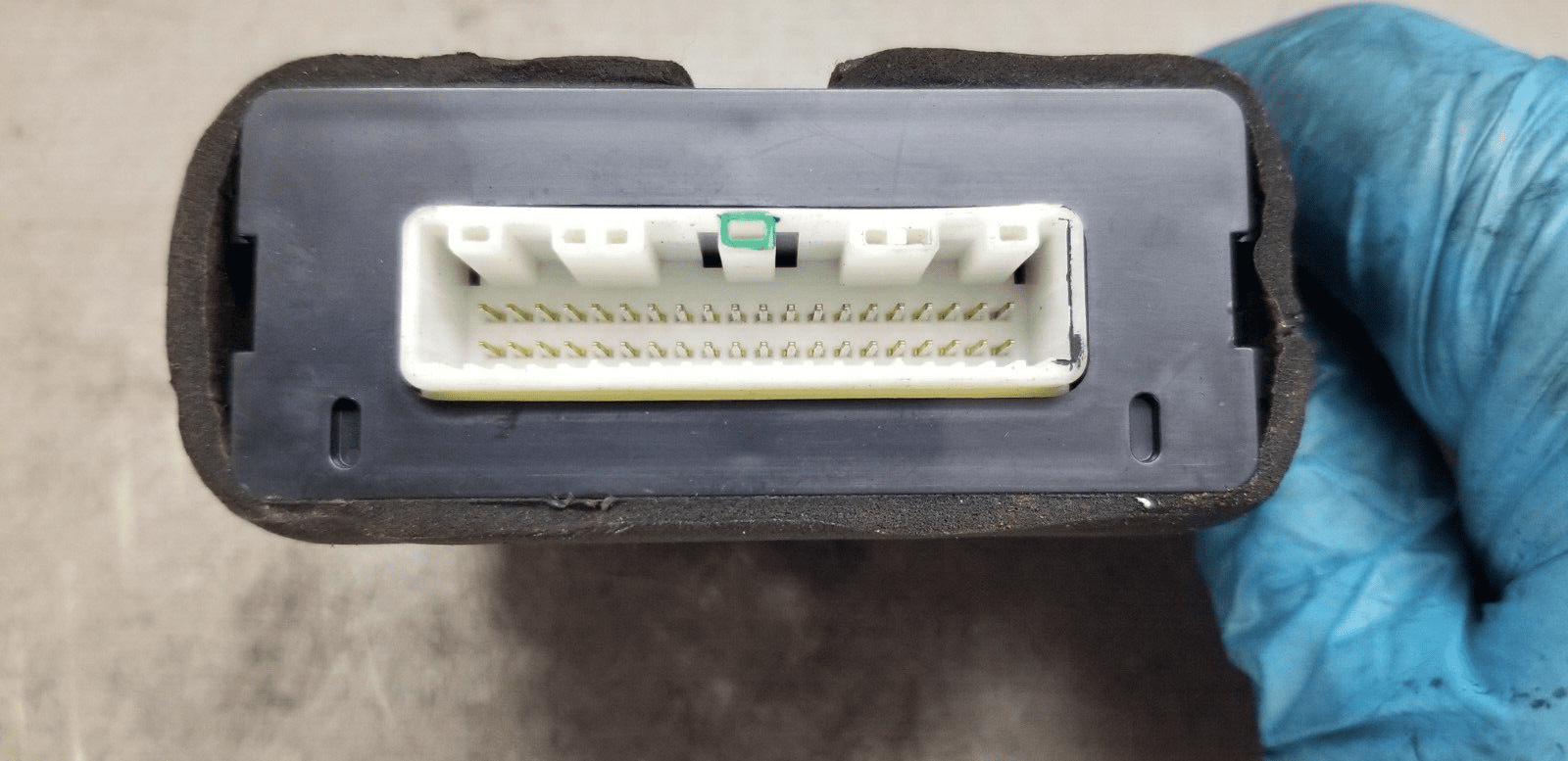 TOYOTA LAND CRUISER 3.0 D-4D 2005 RHD THEFT WARNING CONTROL ECU 89730-60080 - Image 4