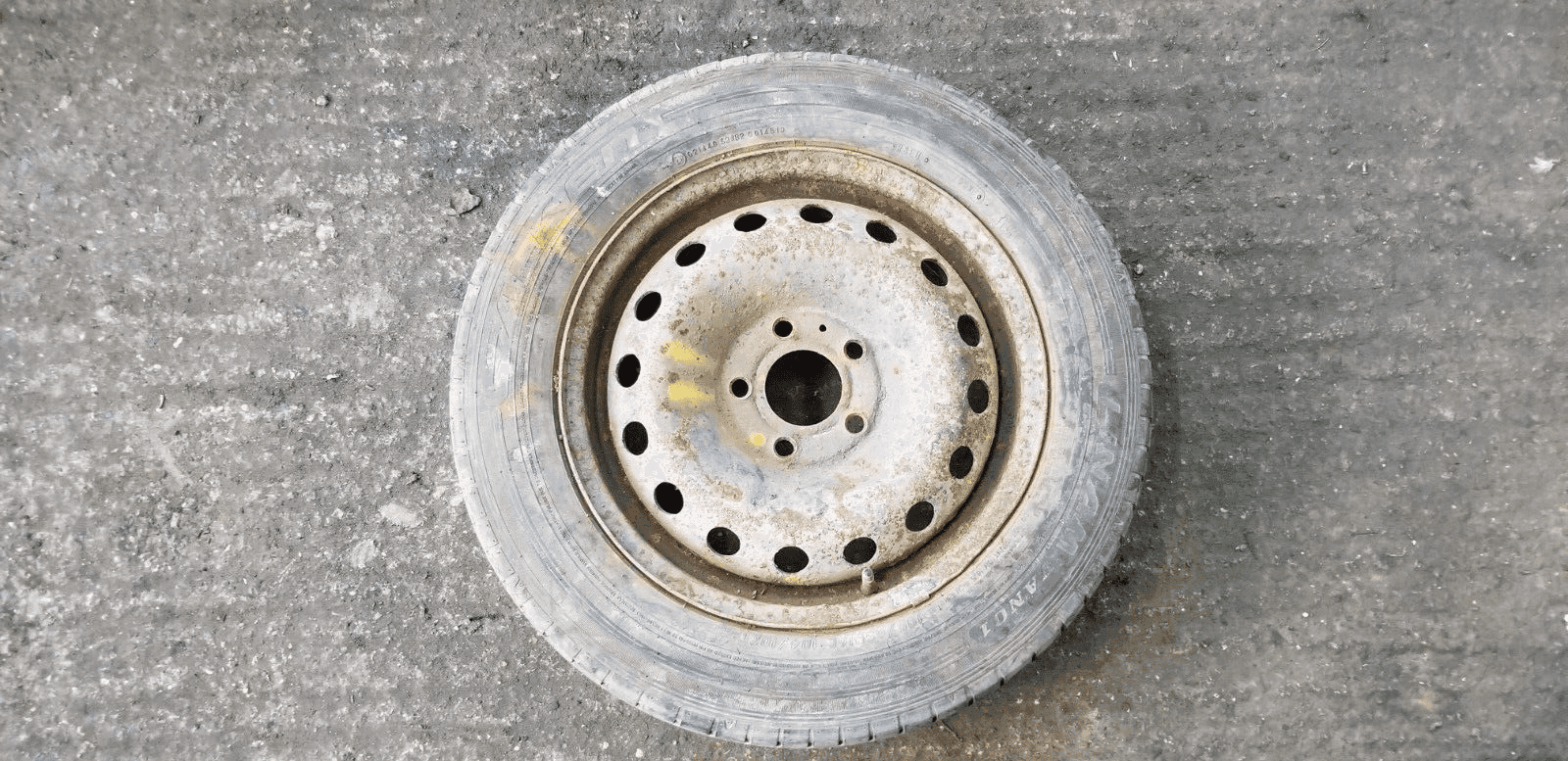 VAUXHALL VIVARO WHEEL & TYRE 195 65R 16C