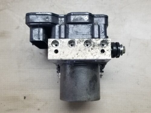 VW Crafter 2015 2.0 TDI ABS pump module front view 2265106513