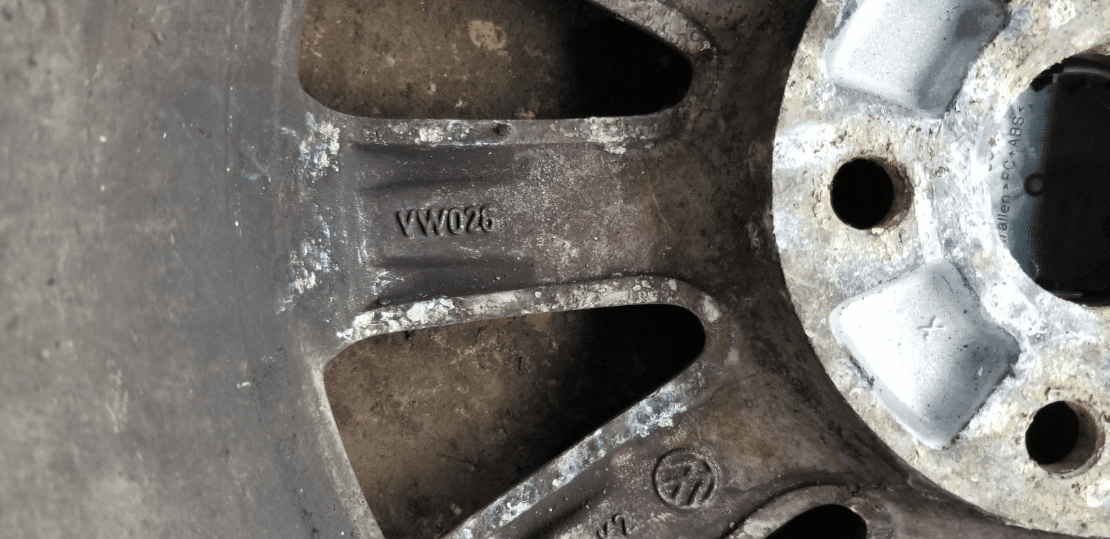 VW ALLOY WHEEL 3CO601025AD - Image 8