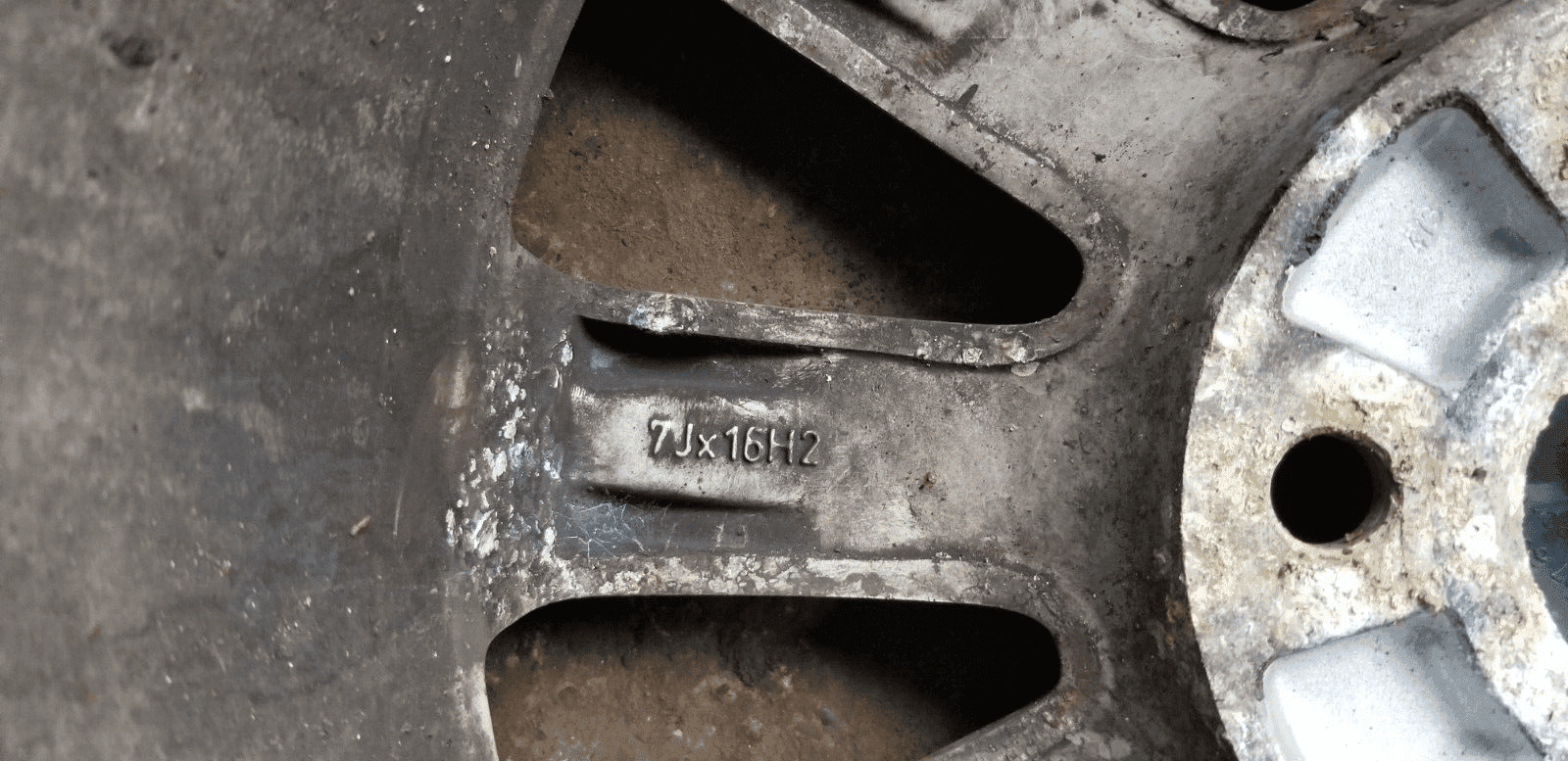 VW ALLOY WHEEL 3CO601025AD - Image 9