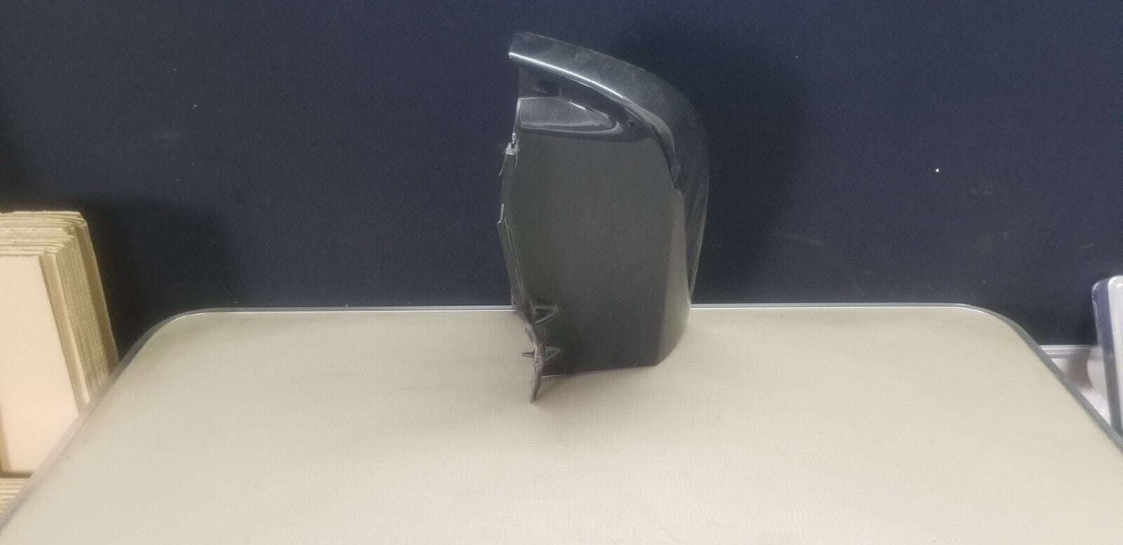 Vauxhall Vivaro / Traffic Drivers Rear Upper Corner Trim 93856124 909000149R - Image 4