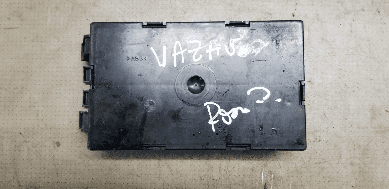 2001-2014 Renault Trafic MK2 2.0 Diesel Control Module P8200530975|O - Image 4