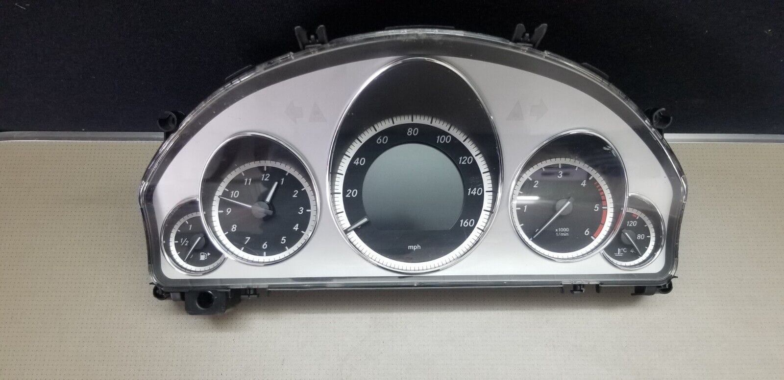 Mercedes C207 E Class Instrument Cluster A2129005104 - Image 3