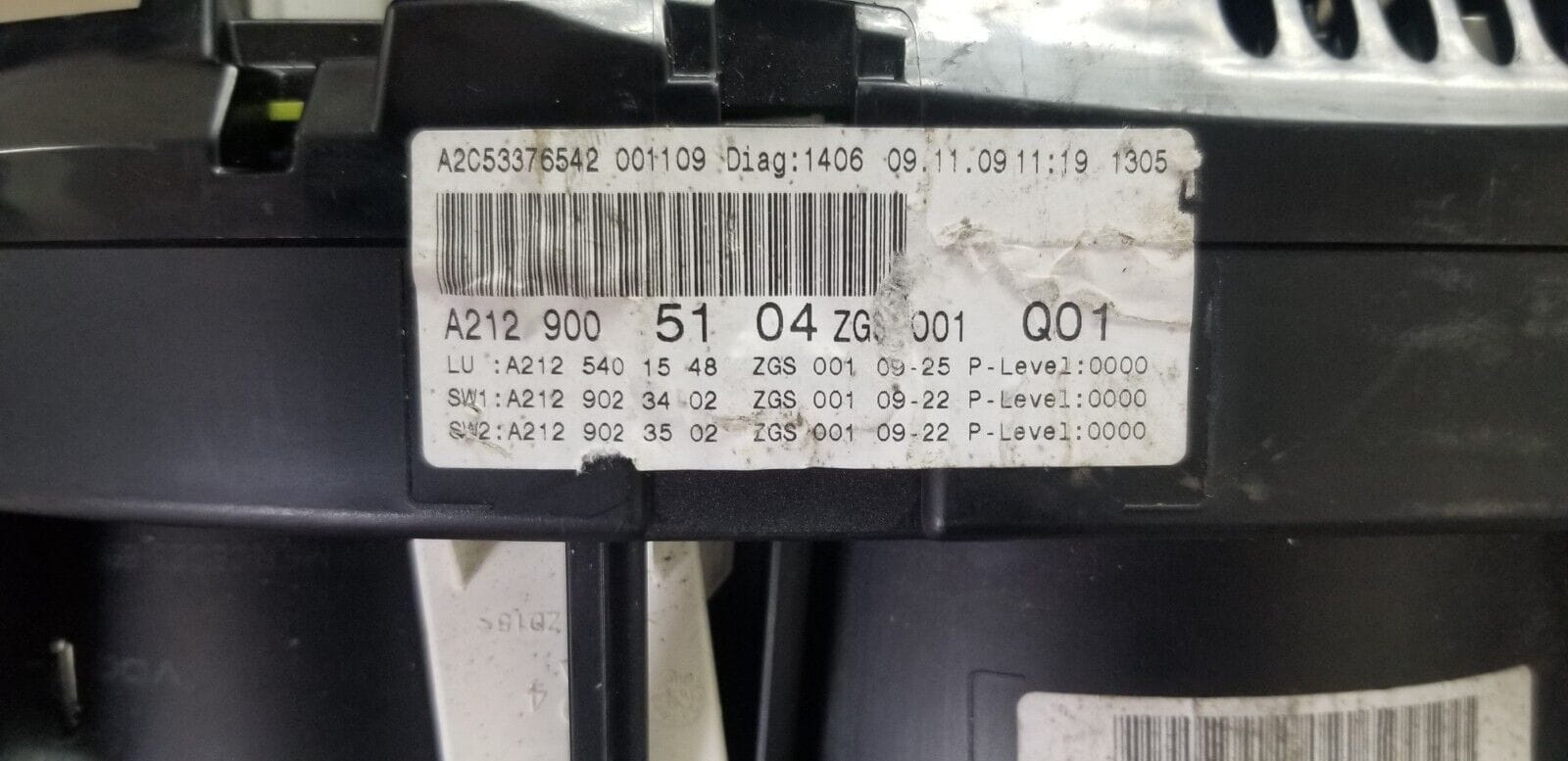 Mercedes C207 E Class Instrument Cluster A2129005104 - Image 4