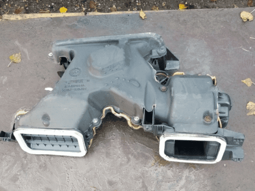 2012 Vauhall Vivaro pollen filter housing cab fan housing blower fan housing