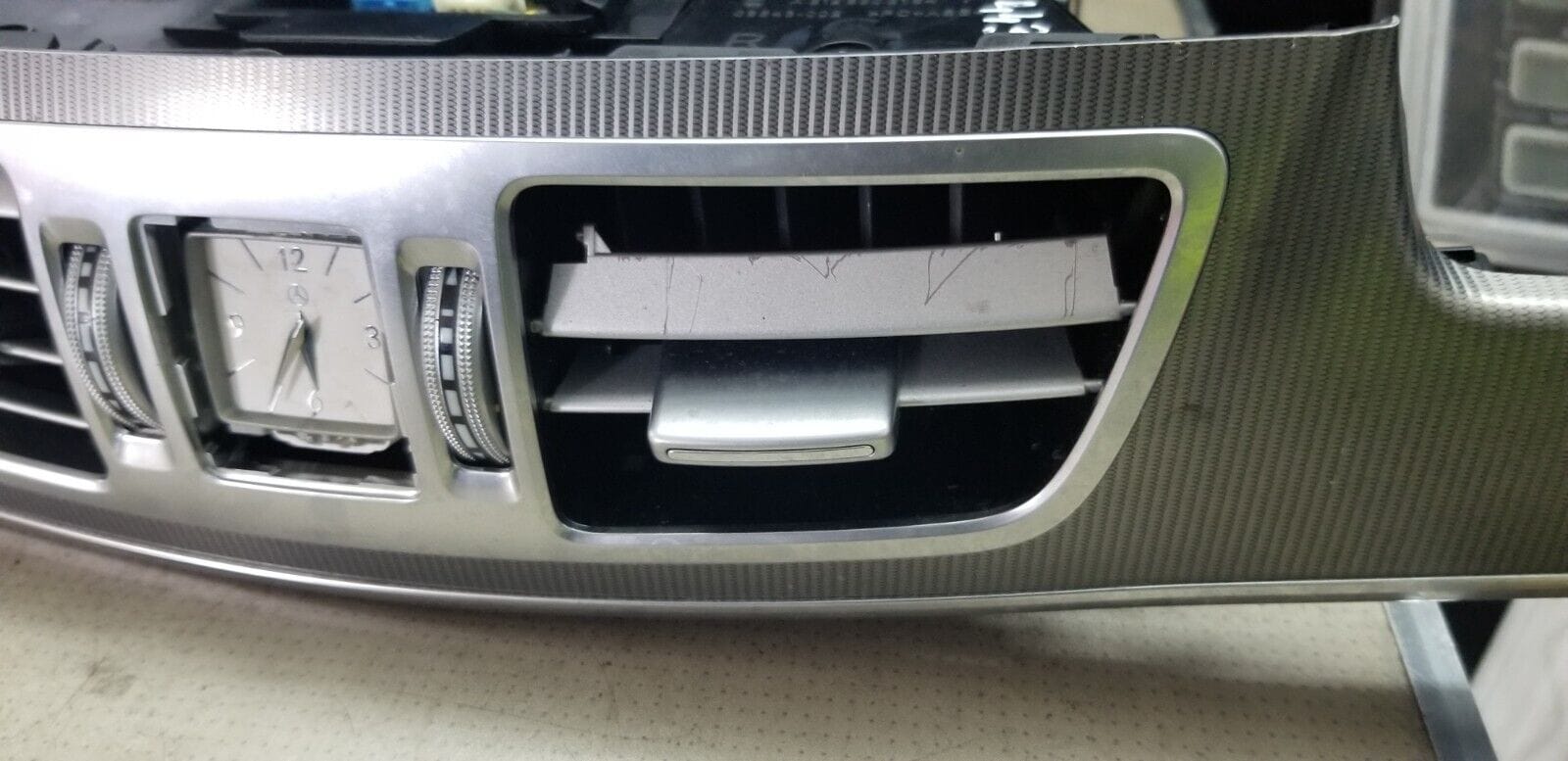 2014 MERCEDES E CLASS DASHBOARD TRIM AND VENTS A212680XX93 - Image 4