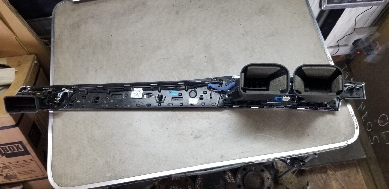 2014 MERCEDES E CLASS DASHBOARD TRIM AND VENTS A212680XX93 - Image 8