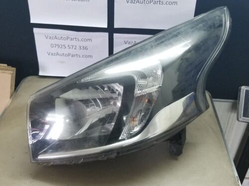 2015 Vauxhall Vivaro X82 left headlight front view